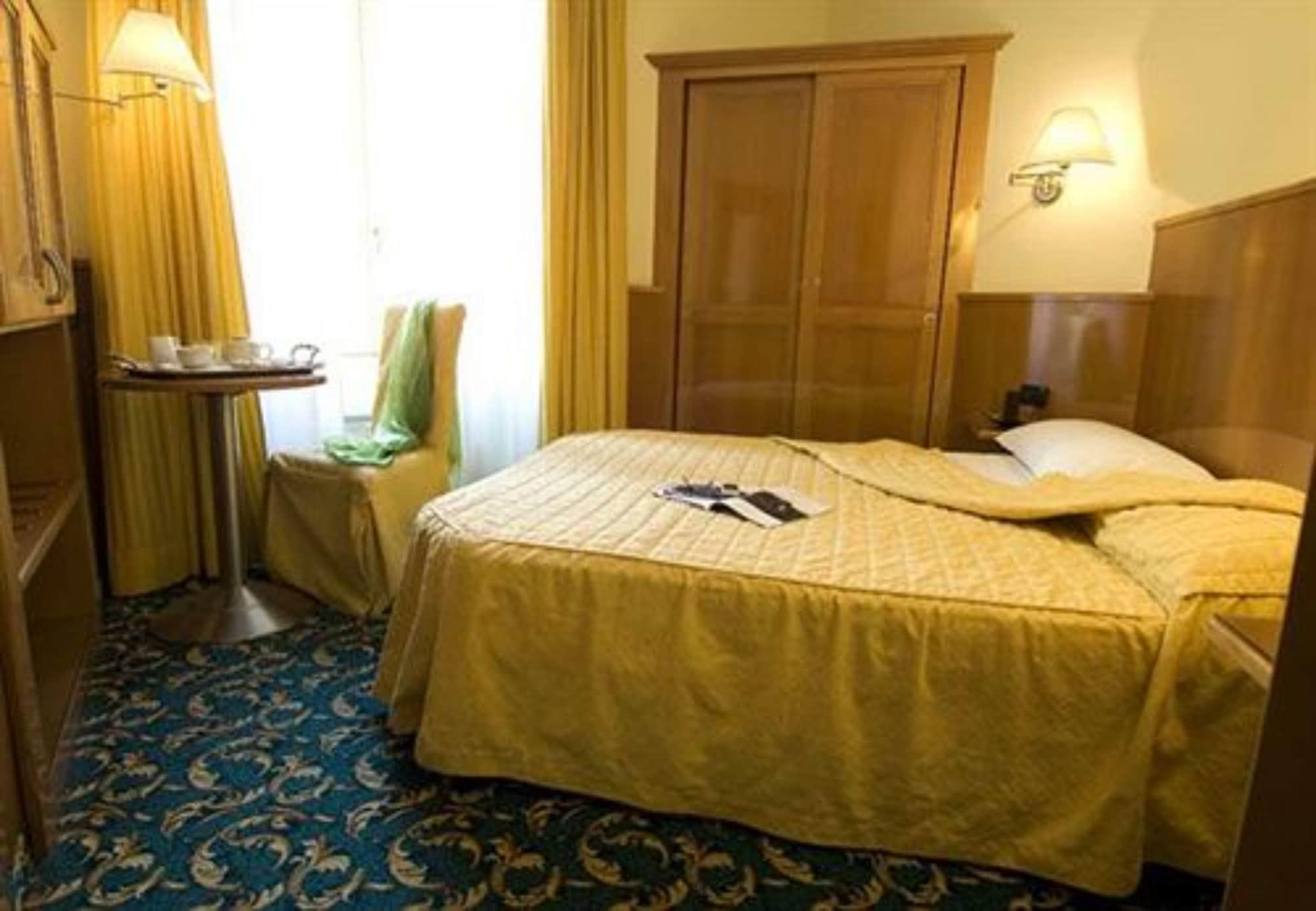 Hotel Cinque Giornate Μιλάνο Εξωτερικό φωτογραφία
