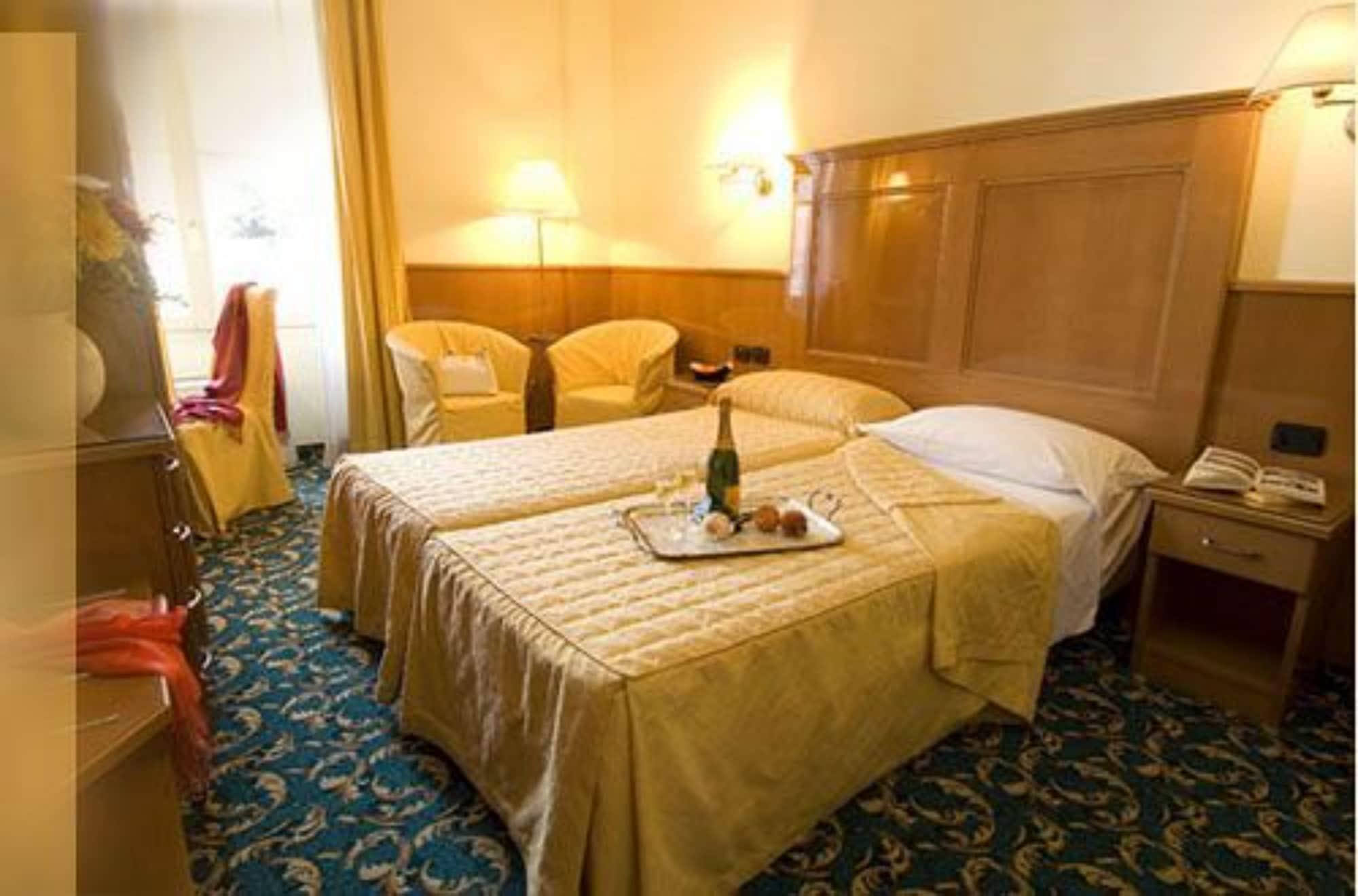 Hotel Cinque Giornate Μιλάνο Εξωτερικό φωτογραφία