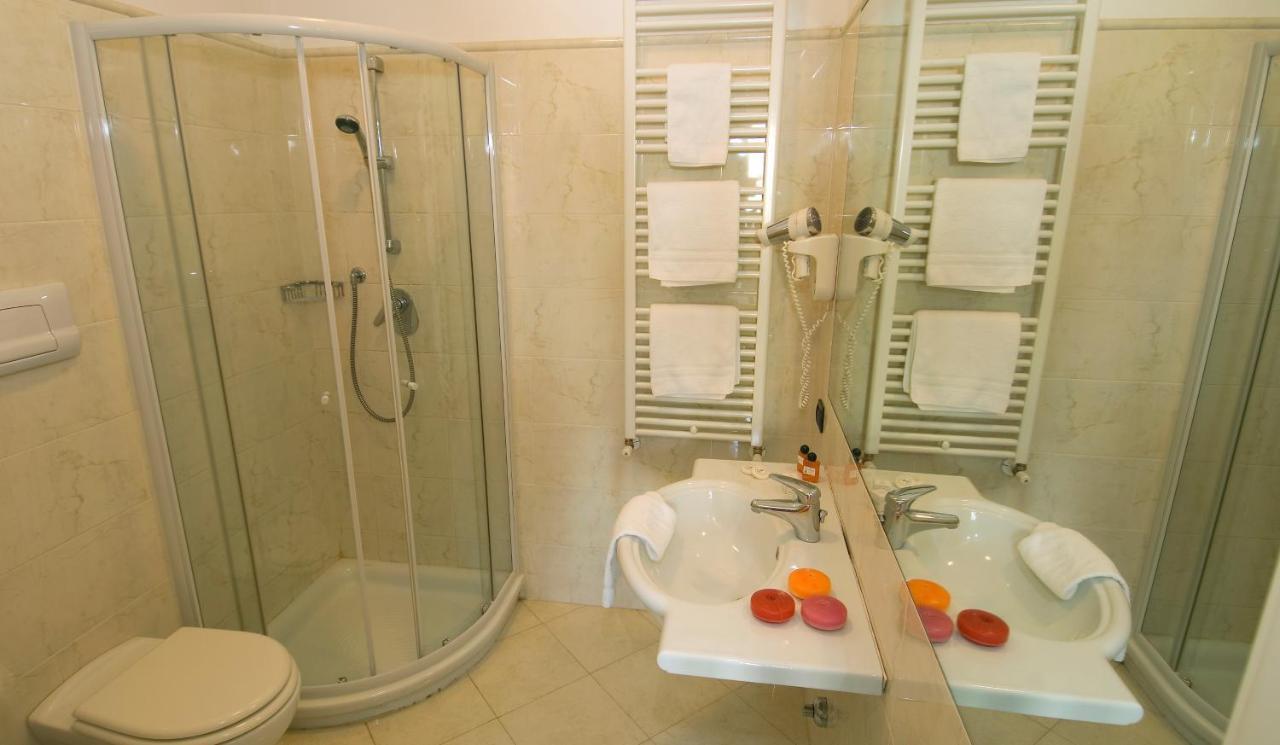 Hotel Cinque Giornate Μιλάνο Εξωτερικό φωτογραφία