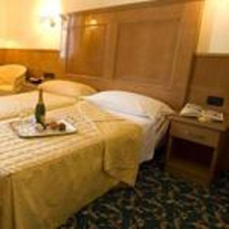 Hotel Cinque Giornate Μιλάνο Εξωτερικό φωτογραφία
